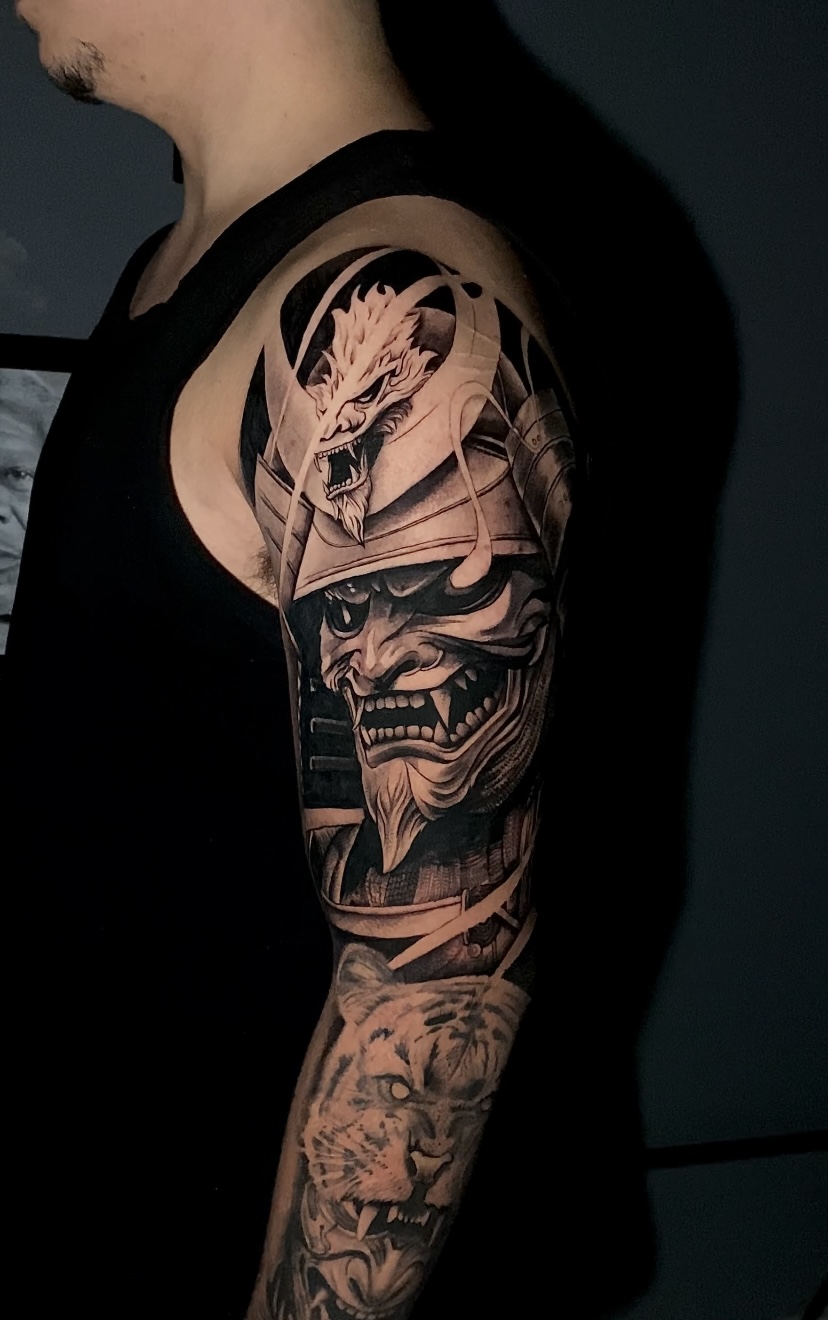 Realismo black & grey